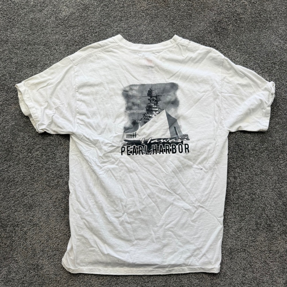 Hanes Mens Pearl Harbor Hawaii USS Arizona BB-39 Graphic T-Shirt White Medium